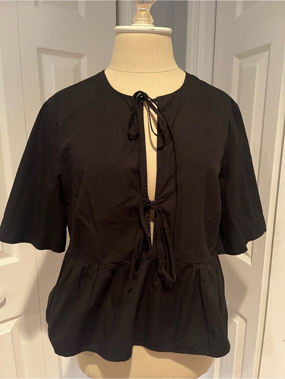 H&M Black Tie-Front Peplum Short Sleeve Blouse